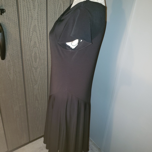 Robbie Bee Petite Capped Short Sleeved Lady's Dress V Neck - Picture 3 of 6